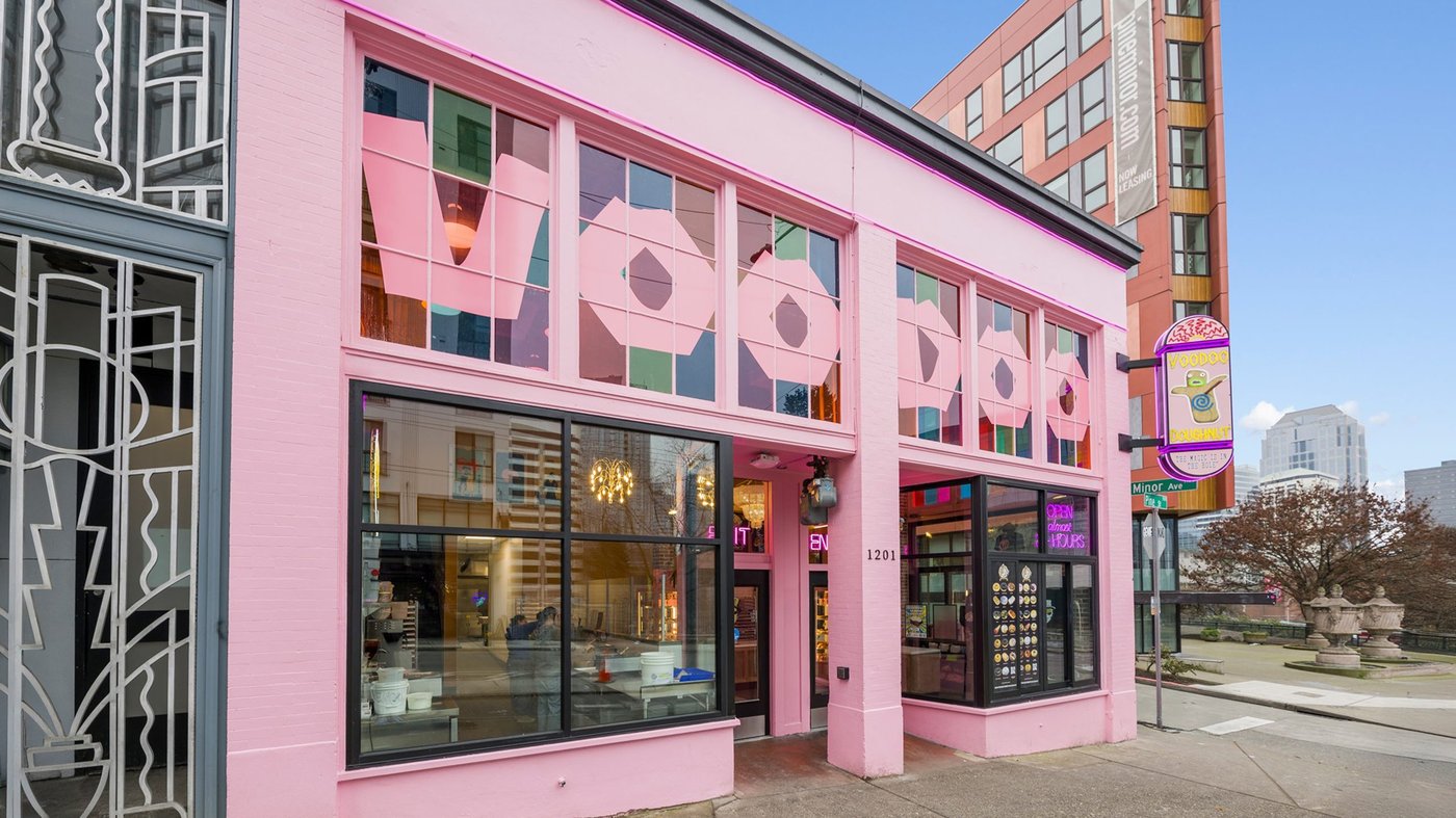 01.14.25_VooDoo-Doughnuts_2825-scaled 1