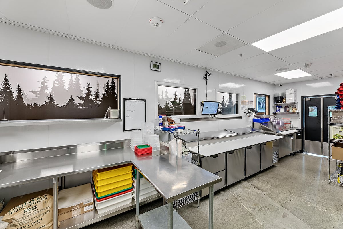 03.09.22_Zeeks Pizza Mill Creek_5185-1