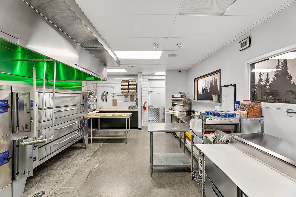 03.09.22_Zeeks Pizza Mill Creek_5191