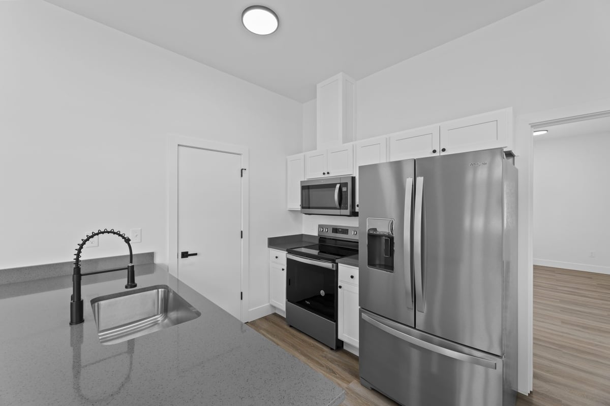 06.10.24_San-Juan-Apts-Live-Work_2161-scaled