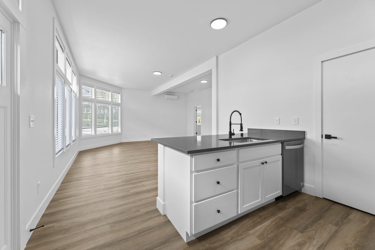 06.10.24_San-Juan-Apts-Live-Work_2188-scaled