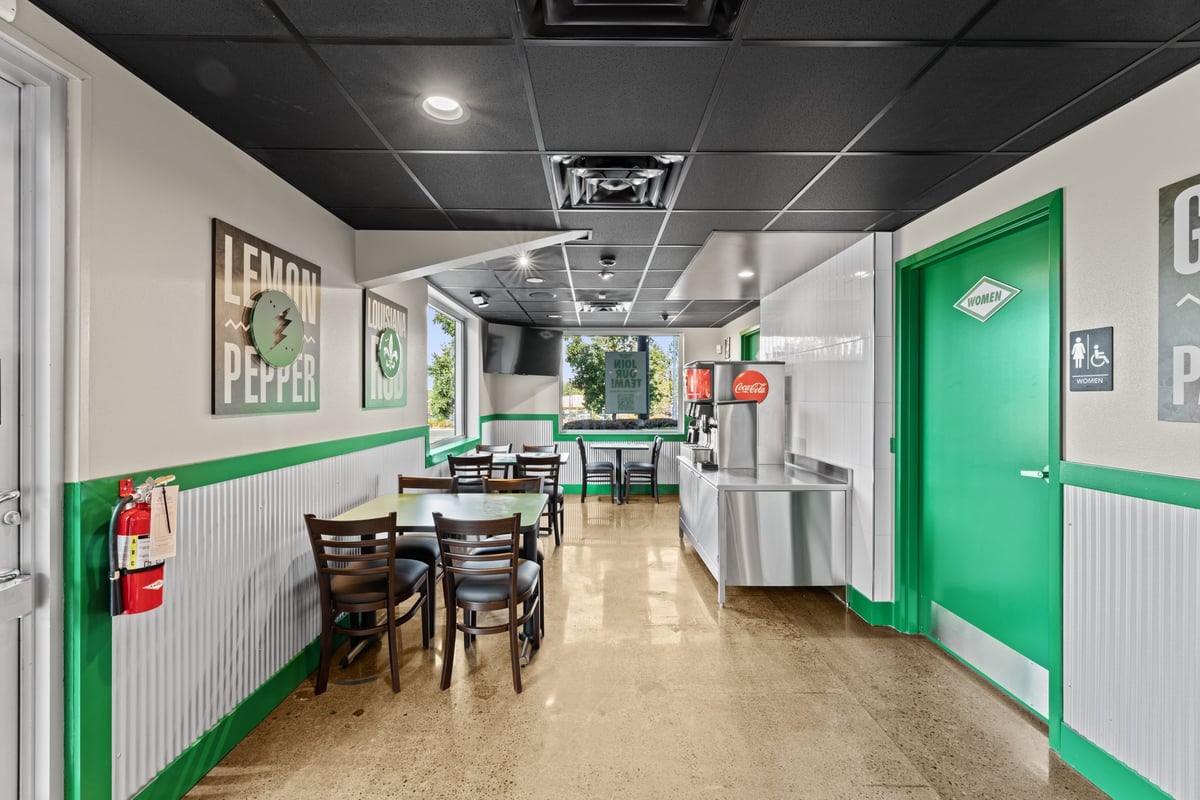 07.25_Wingstop-Shoreline_3137-scaled