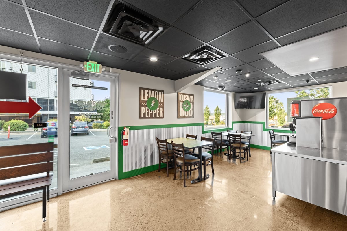 07.25_Wingstop-Shoreline_3140-scaled