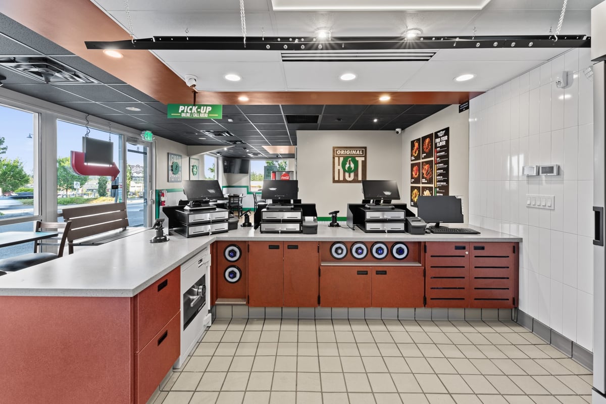 07.25_Wingstop-Shoreline_3170-scaled