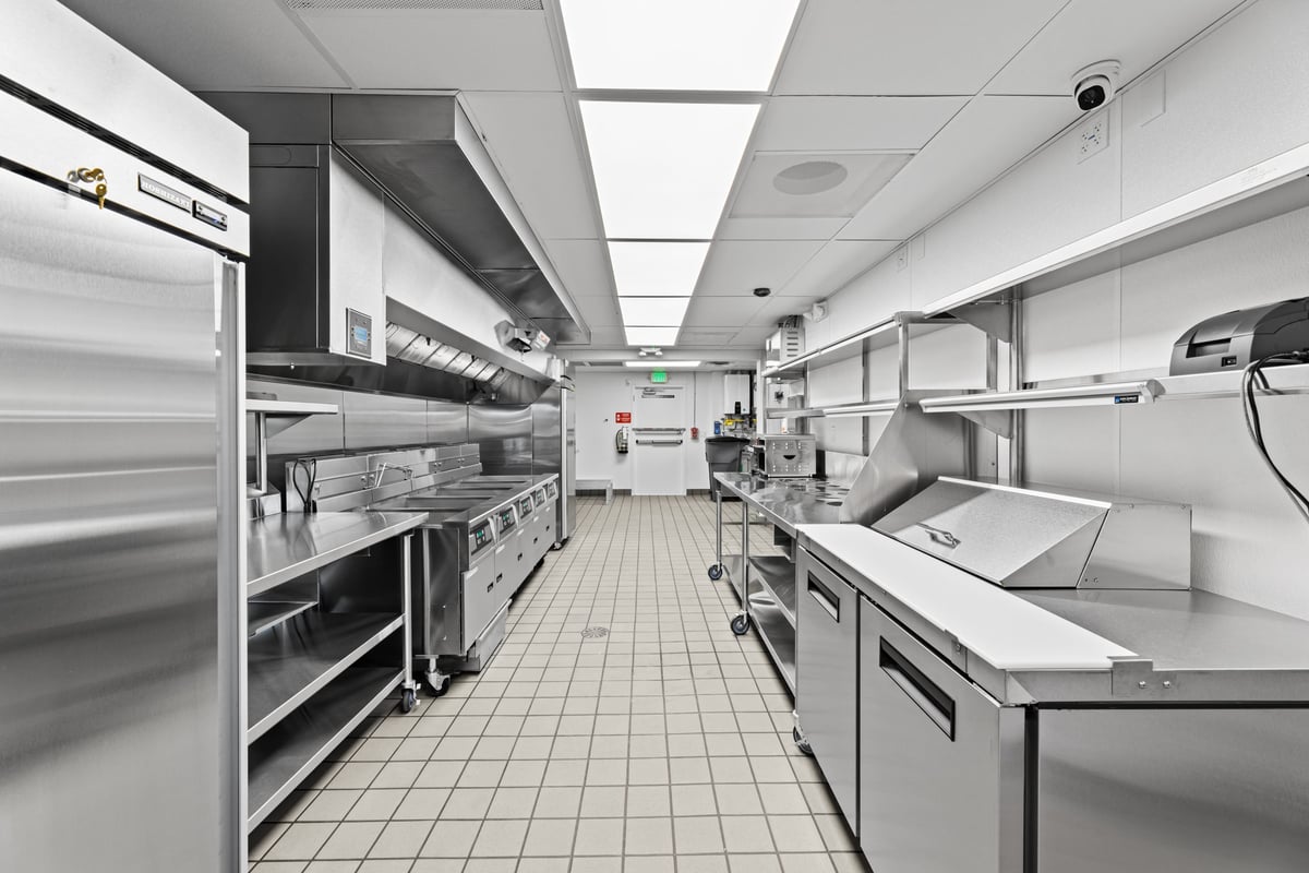 07.25_Wingstop-Shoreline_3197-scaled