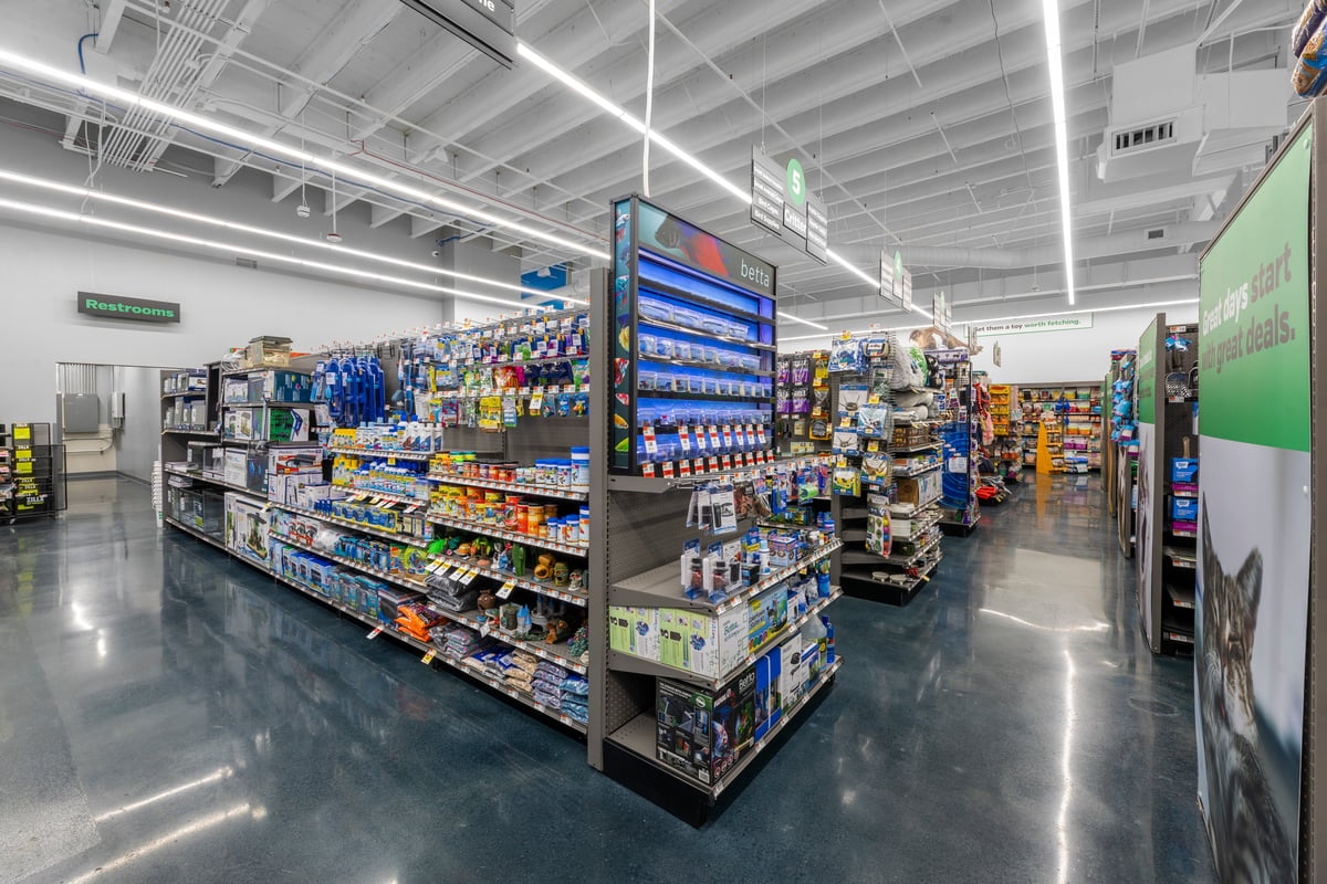 10.17.25_Pet Supplies Plus Burlington_8003