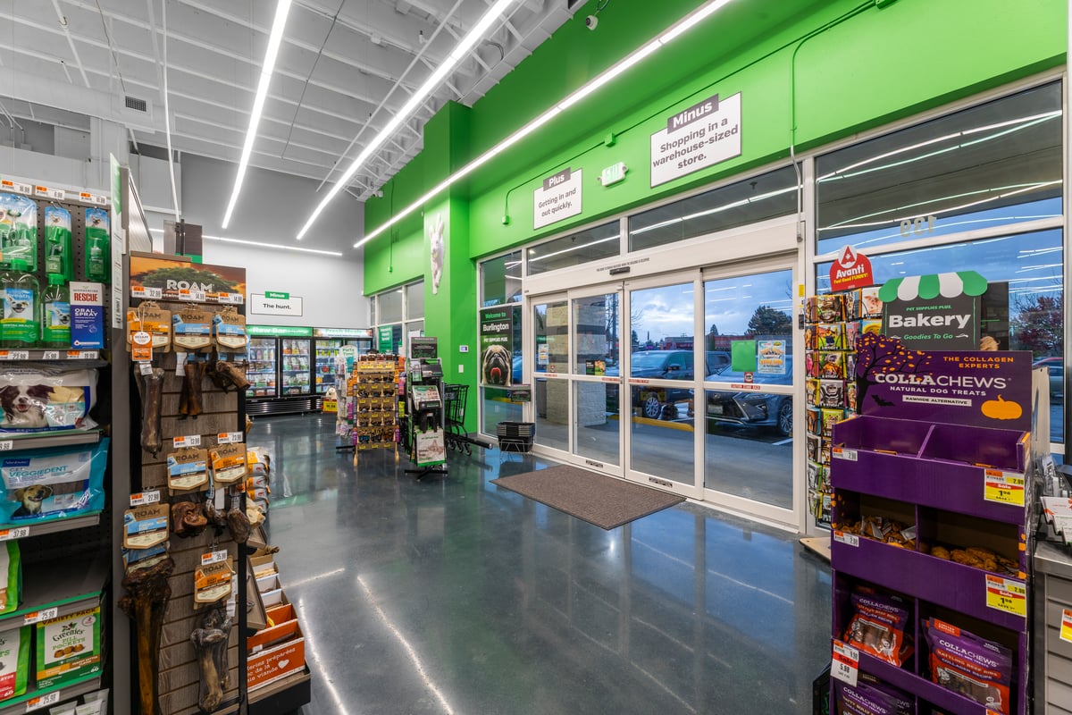 10.17.25_Pet Supplies Plus Burlington_8009
