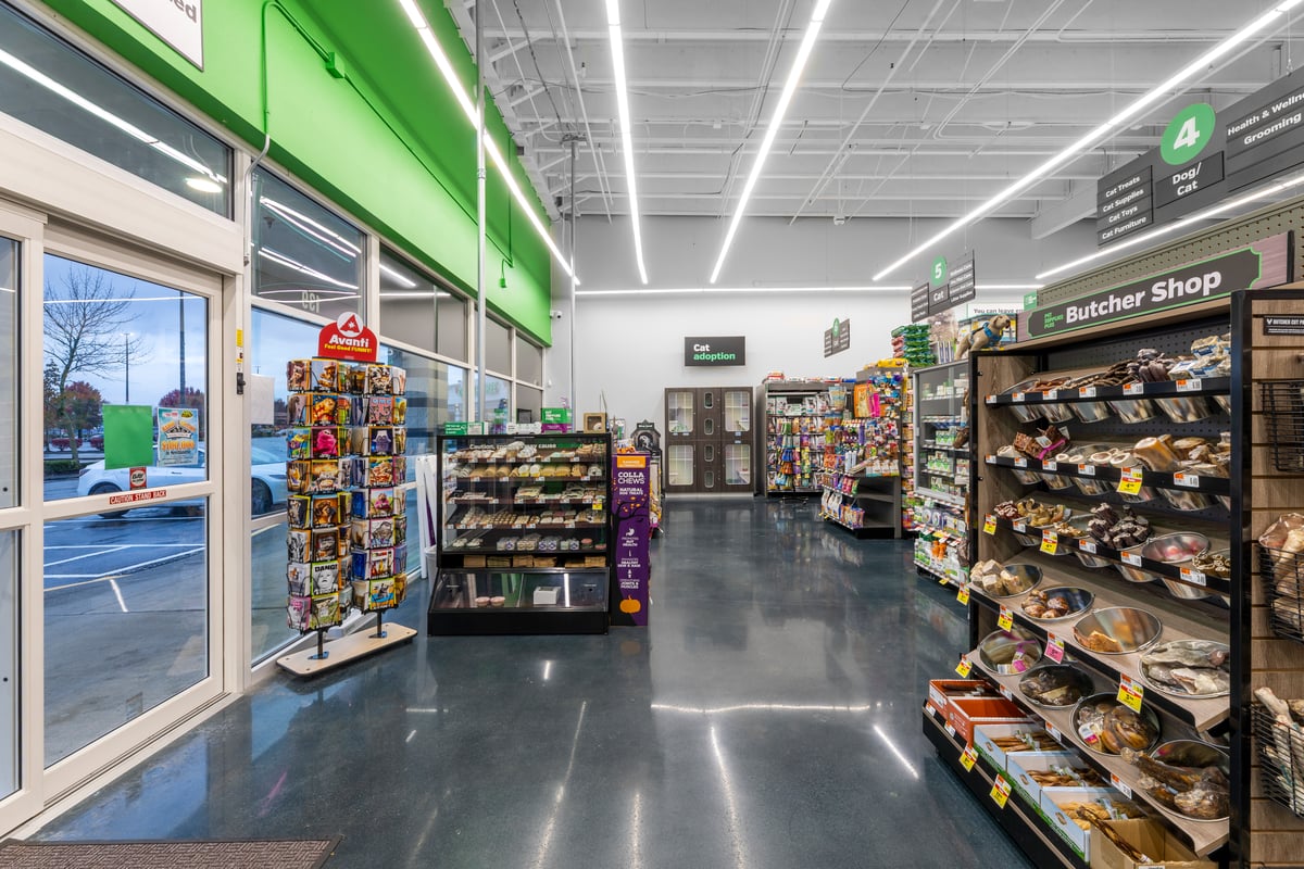 10.17.25_Pet Supplies Plus Burlington_8045