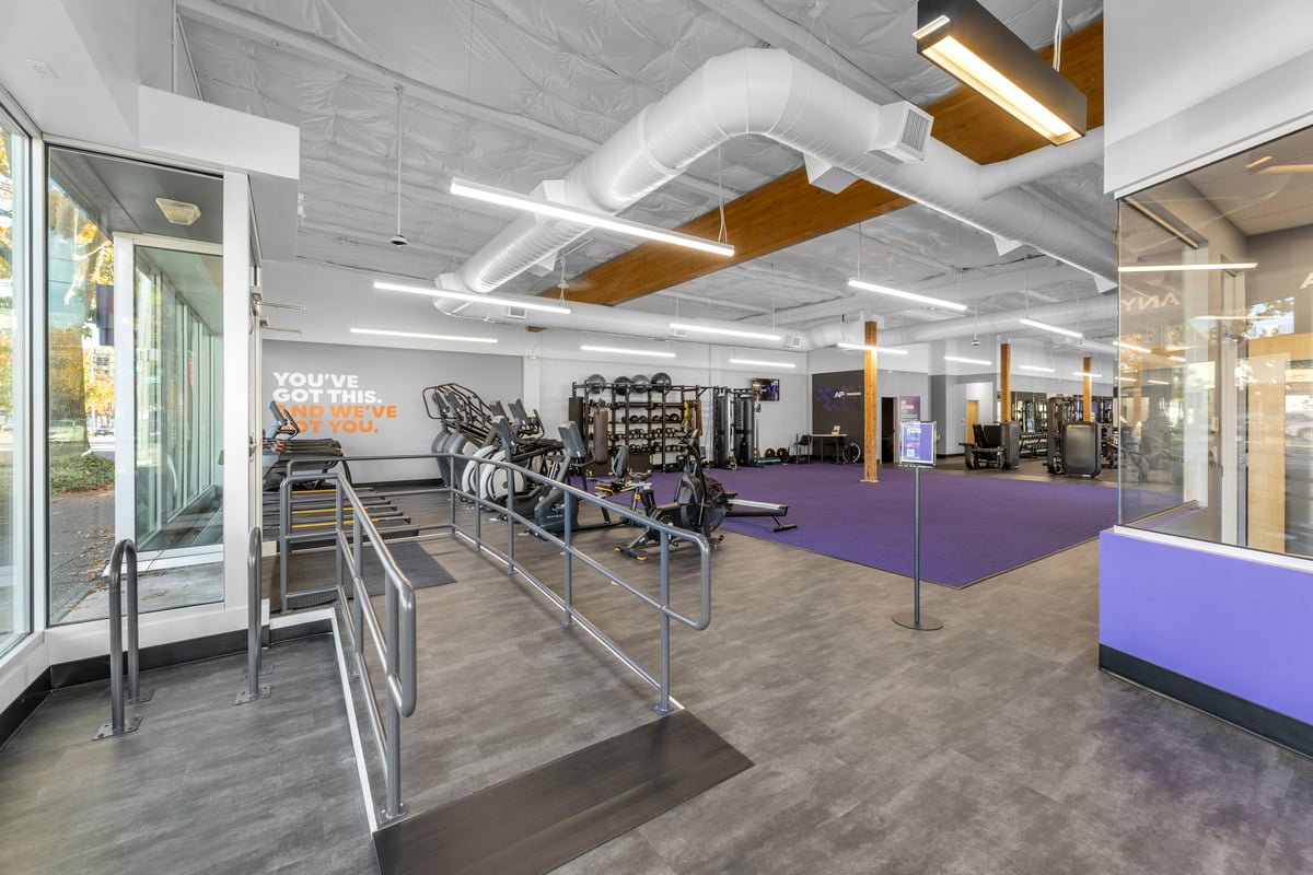 10.21.25_Anytime Fitness Northgate_9242