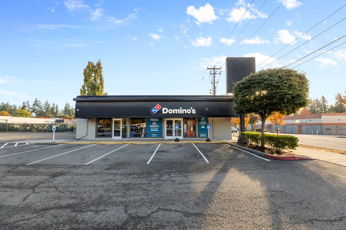 10.21.25_Dominos Shoreline_9136