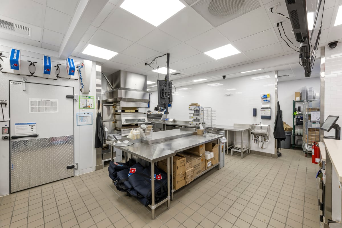 10.21.25_Dominos Shoreline_9179