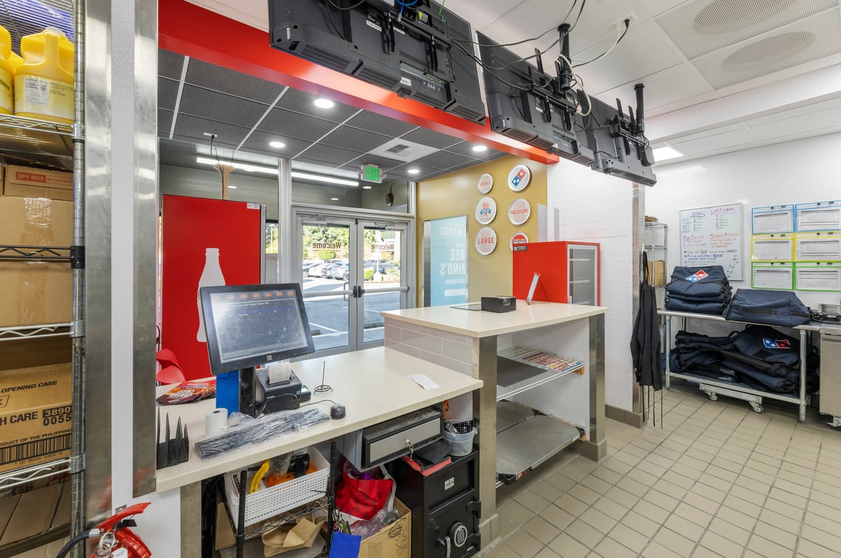 10.21.25_Dominos Shoreline_9194